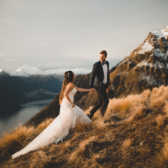 Lace Wedding dress from Australia - w/ Ribbon Belt - Picture 2 of 3